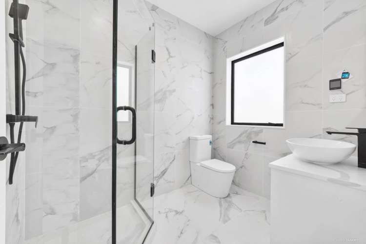 16 Tullymore Drive Flat Bush_20