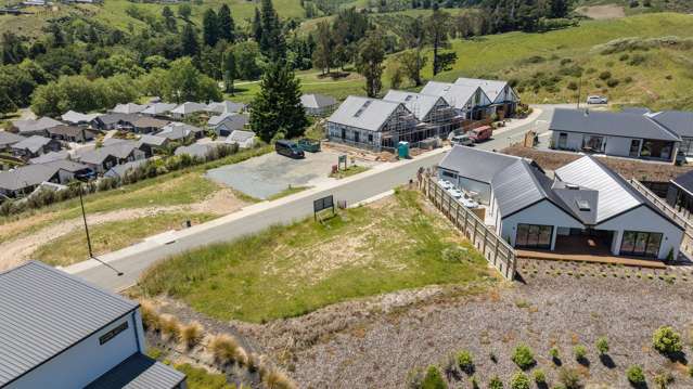 1 Section Left with Flat Build Pad and Seaview