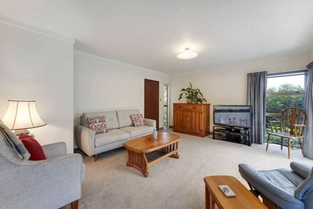 Estate Sale, Fantastic Location!