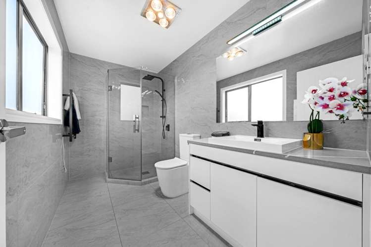 66A Marine Parade Mellons Bay_25