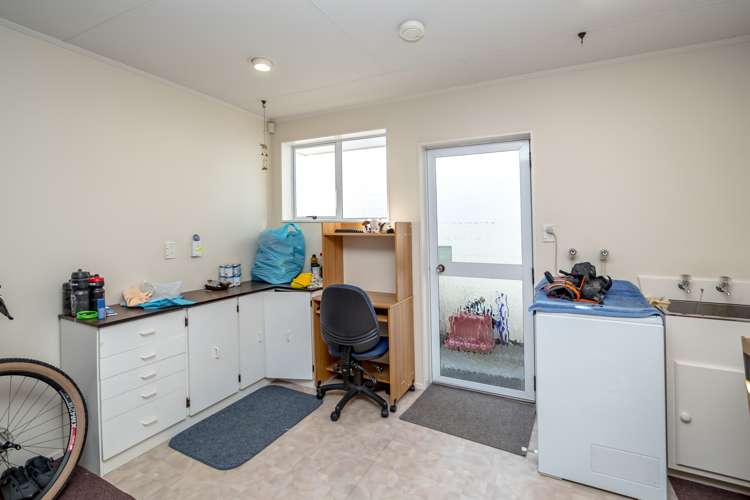 1a Miller Place Lyall Bay_17