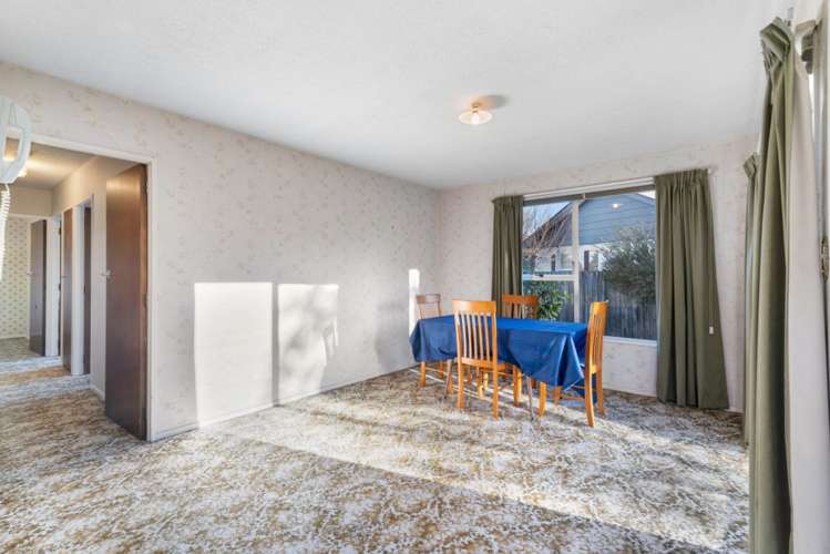 37 Oakley Crescent Hornby_8