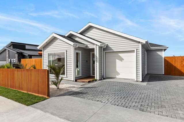 Upmarket Home Designed for Easy Living