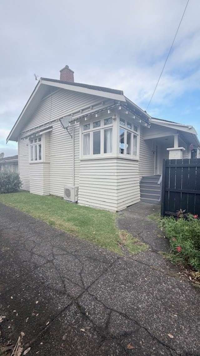 Freshly Renovated Home for Rent – Prime Onehunga Location