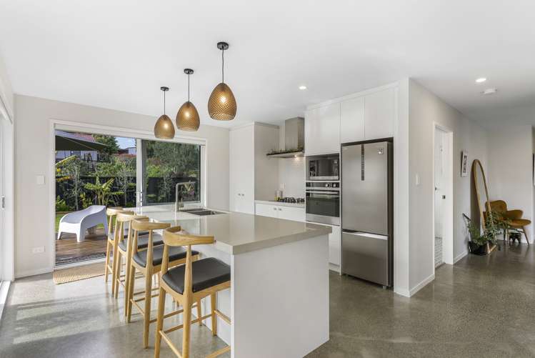 37 Couldrey Crescent Red Beach_2