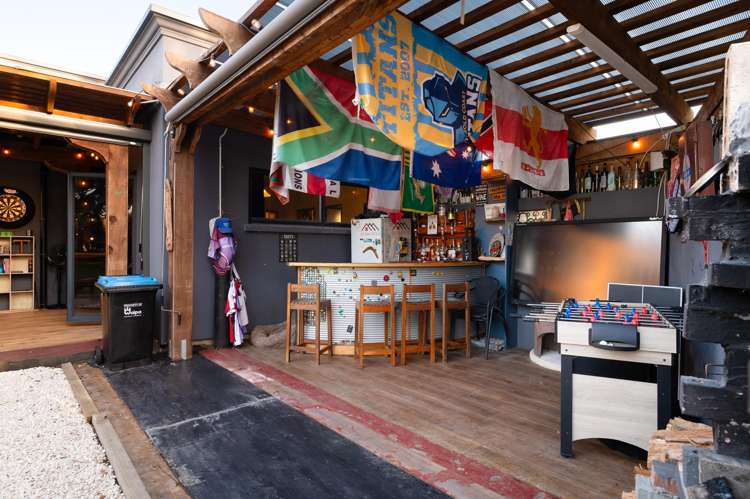 331 Athlone Drive Cambridge_17