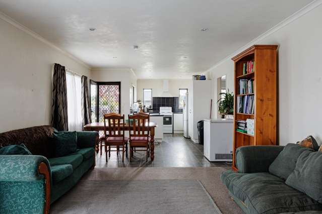 1200A Beatty Place Mayfair_2