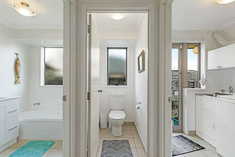 82 Huntington Drive Huntington_11