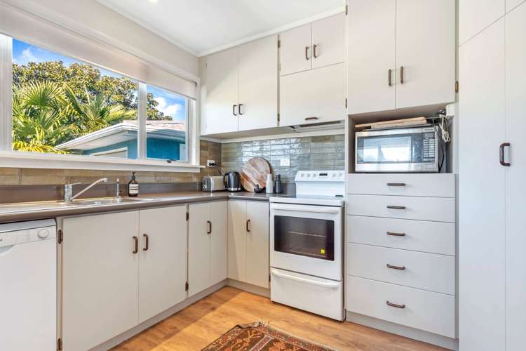 8 Lemari Avenue Stoke_10