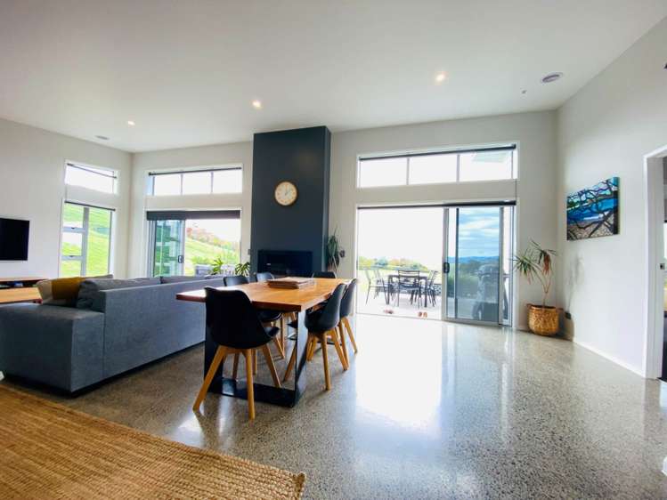 20 Penrhys Close Waitakaruru_5
