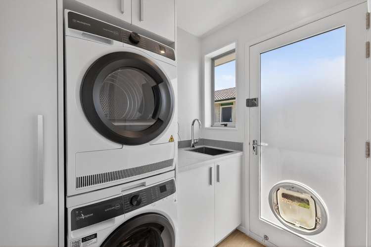 2/21 Cob Crescent Woolston_13