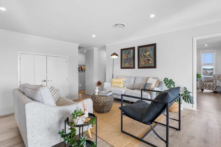 32 OMAHURU ROAD  "Kahawai Point" Glenbrook_13