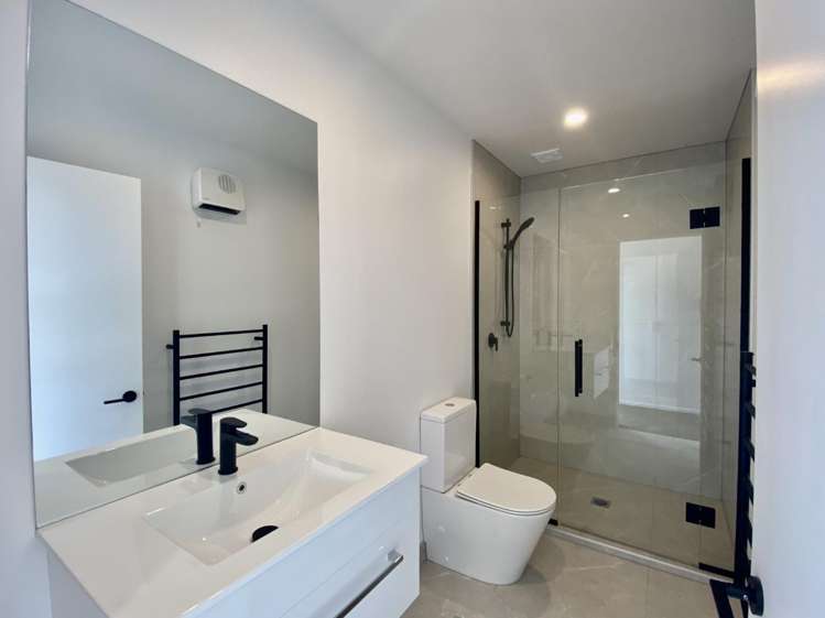 1/408a Barrington Street 10222_4