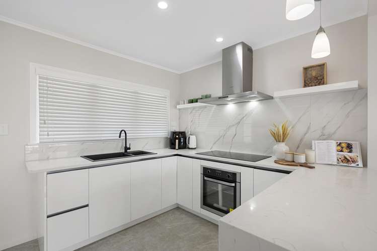 2/56a Taharoto Road Takapuna_6