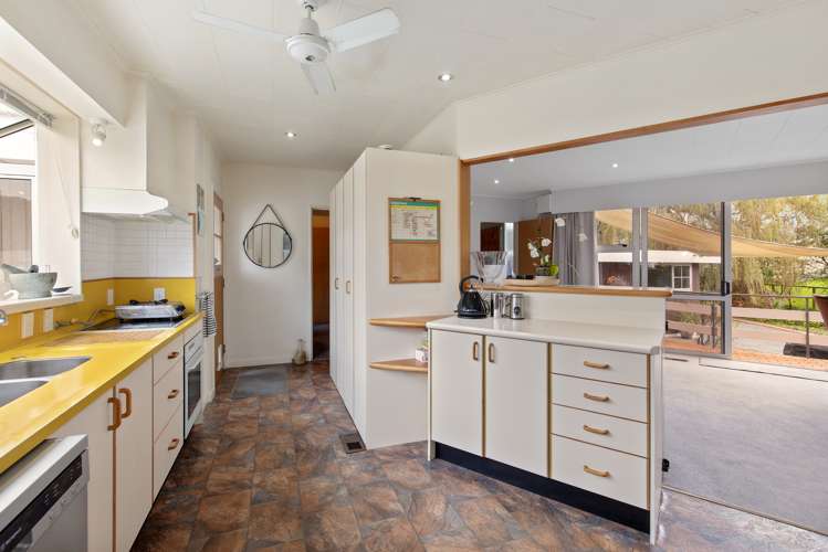 8 Whites Line West Woburn_10