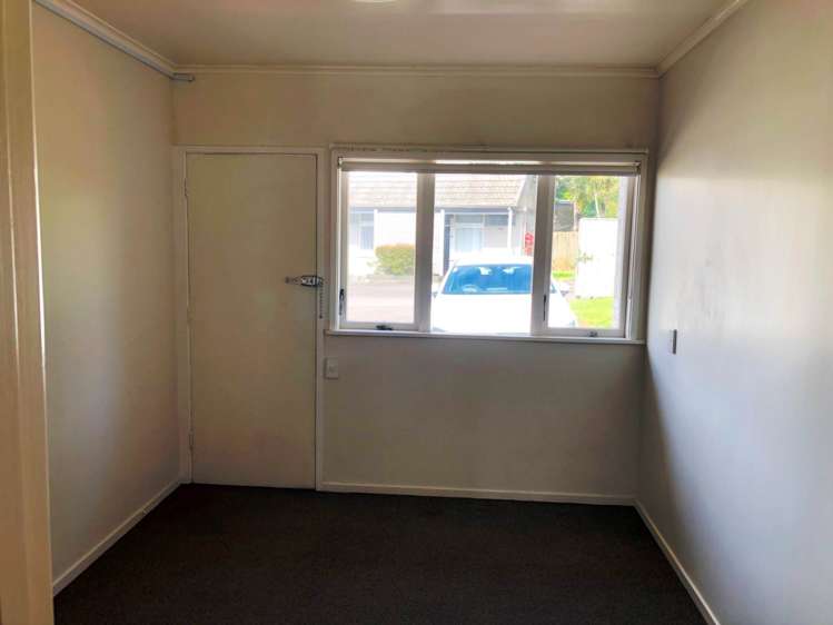 12a Claude Road Epsom_4