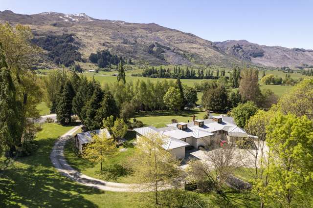 Lookout to Coronet Peak