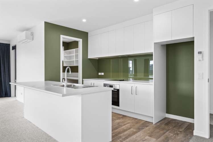 27 Saddle Terrace 11385_1