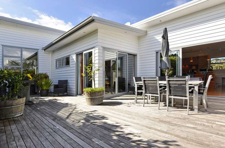 235g Titirangi Road Titirangi_11