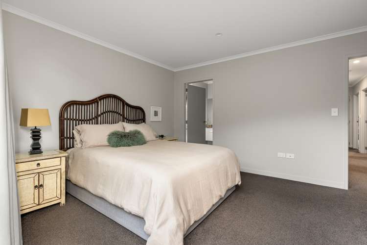 2 Sable Lane Pyes Pa_6