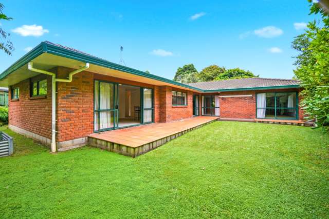 Single-Level & Solid - Walk to Schools