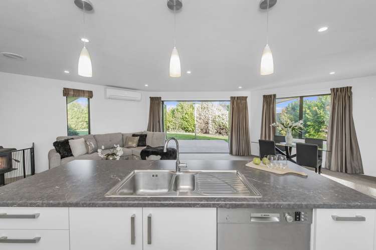 4 Dundee Close Darfield_8