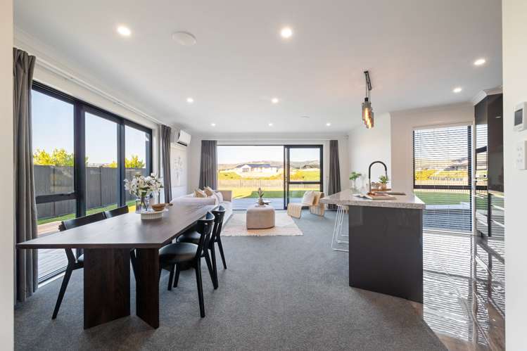 48 Sardinia Grove Fitzherbert_17