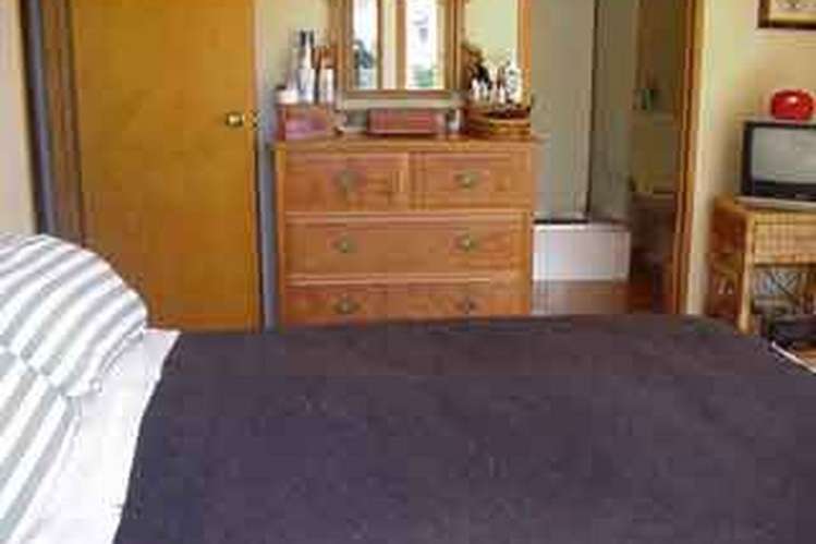 2/10 Cook Street Hamilton East_2