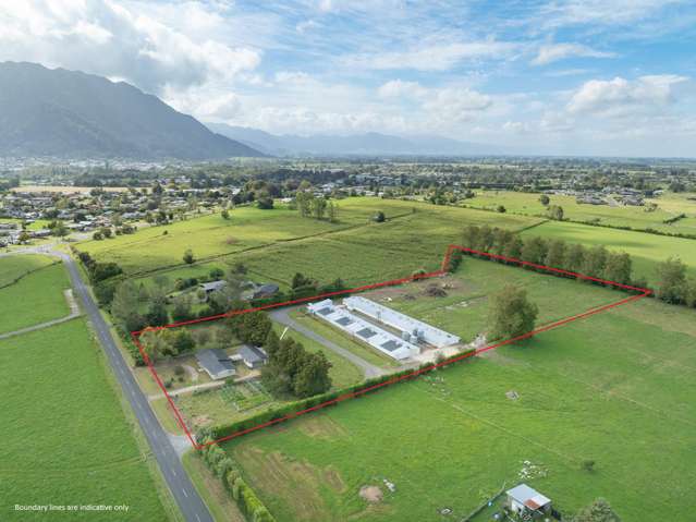 Lifestyle living close to town