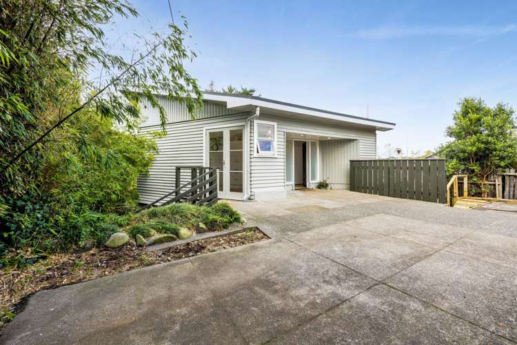 325 Tukapa Street Hurdon_23
