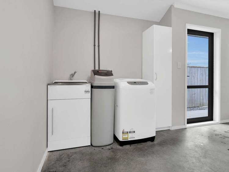 28 Simon Street Tawhero_26