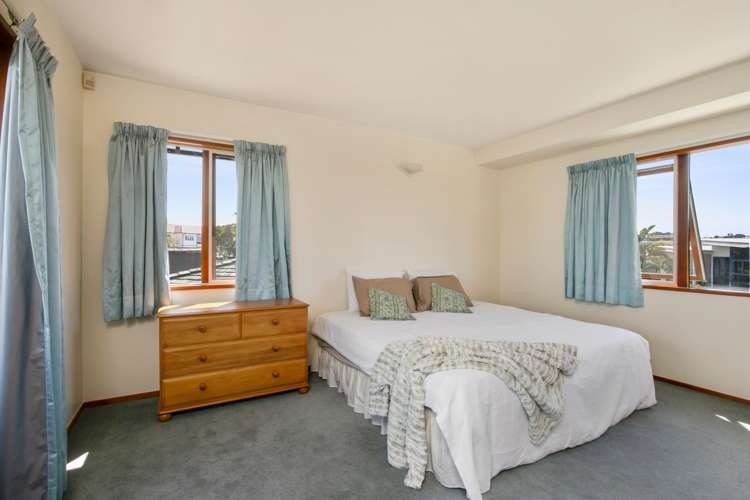 96 Paritai Drive Orakei_14