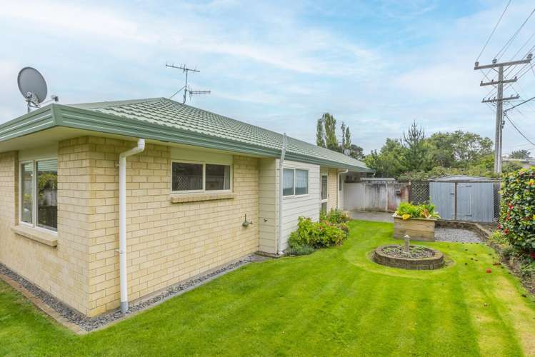 9 Villa Grove Paraparaumu_10