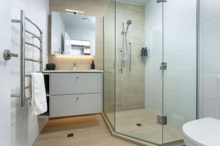 403/4 Bute Road Browns Bay_17