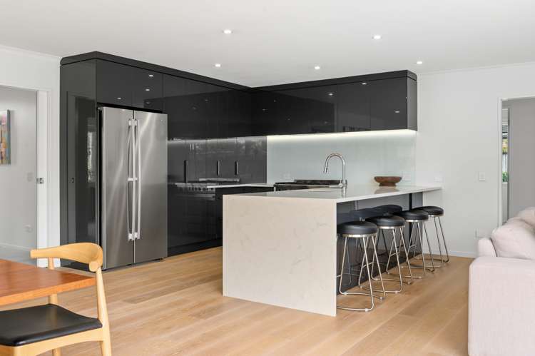 88 Huntington Drive Huntington_8