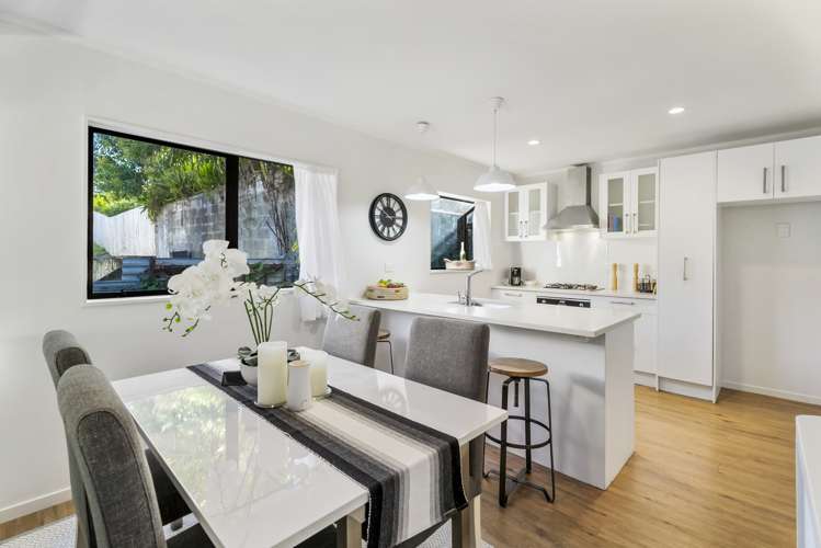 2/18 Pleasant Road Glen Eden_5