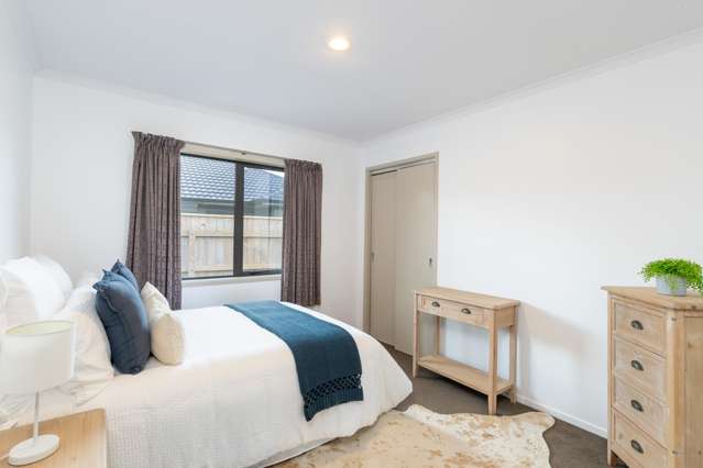 52 Sunstone Crescent Brown Owl_4