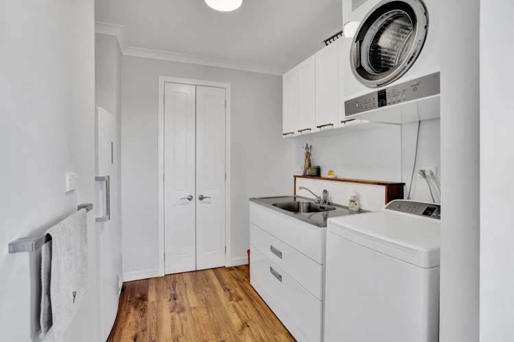32B Bird Road Stratford_27