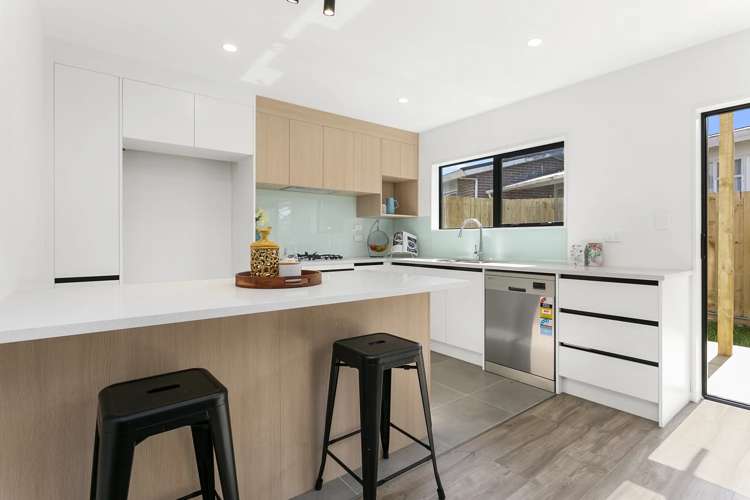 79A-79B Station Road Papatoetoe_3
