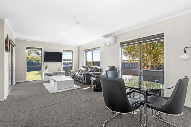 6 Cornet Lane Aranui_3