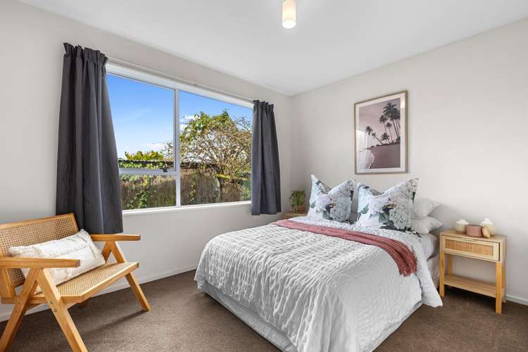 2/64 Mackworth Street_5