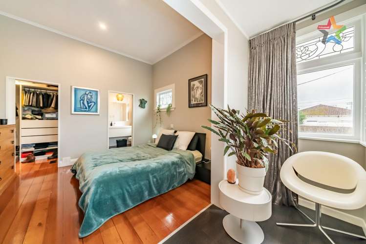 6 Wha Street Lyall Bay_21
