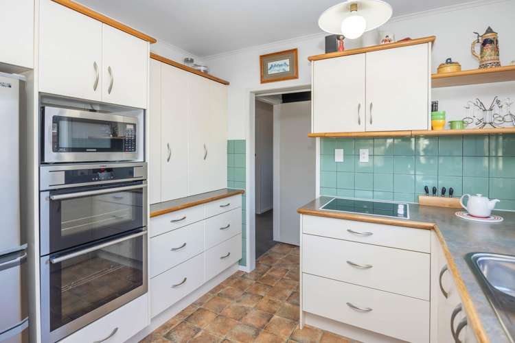 1124 River Road_4