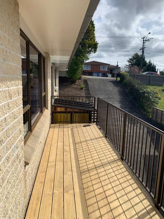 1/39 Sunset Road Totara Vale_2