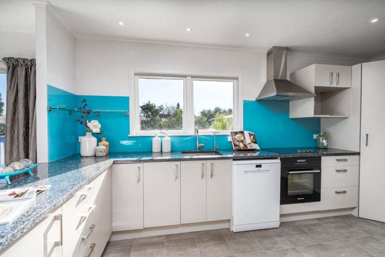 74 Gloria Avenue Te Atatu Peninsula_4