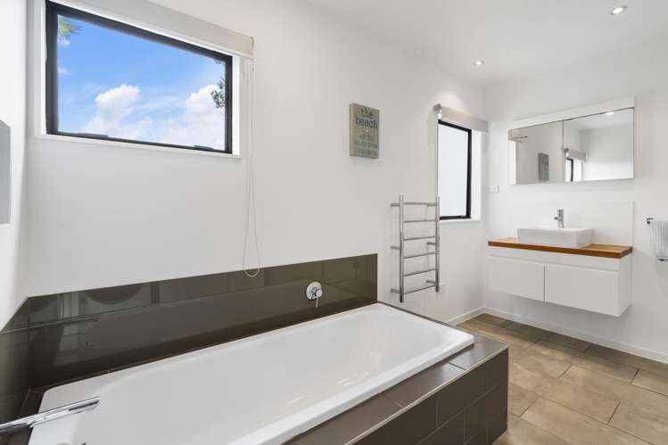 2/7 Ranch Avenue Beach Haven_13