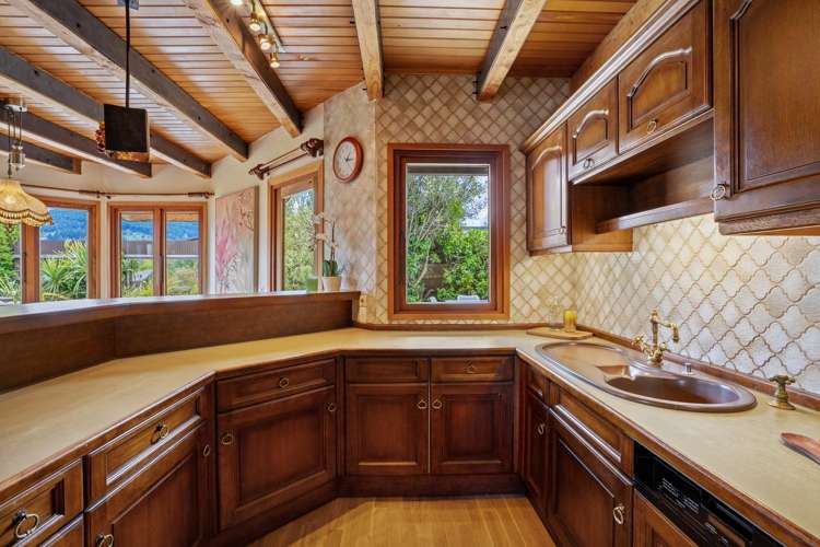 9 Cypress Court Kelvin Heights_35