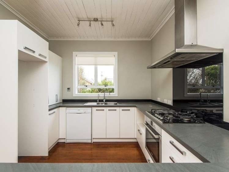 2 Surrey Road Springvale_10