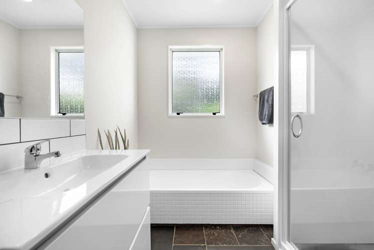 63 Trias Road Totara Vale_18