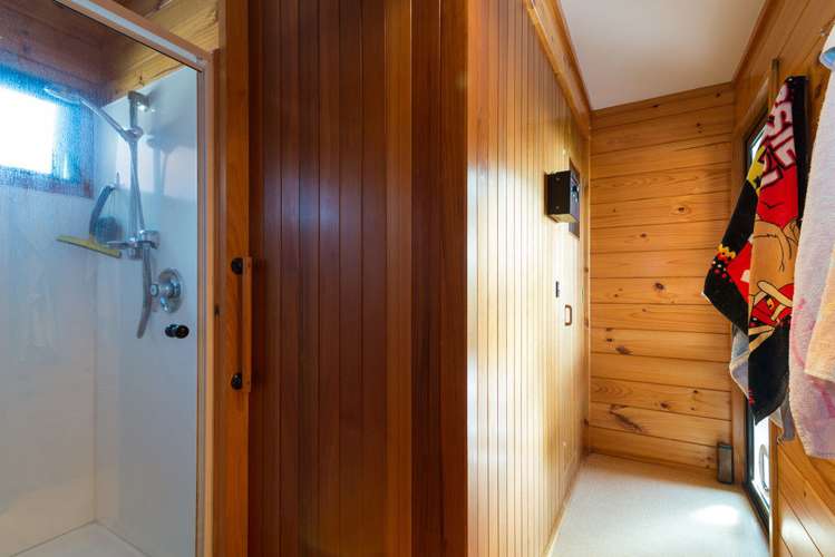 5 Holden Avenue Holdens Bay_19